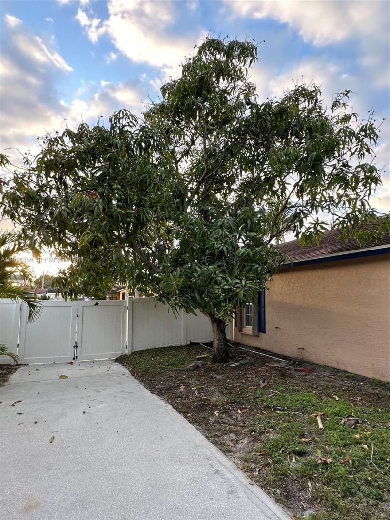 1139 Freshwater Lakes Dr, Unit 1139, West Palm Beach, FL 33401 Photo