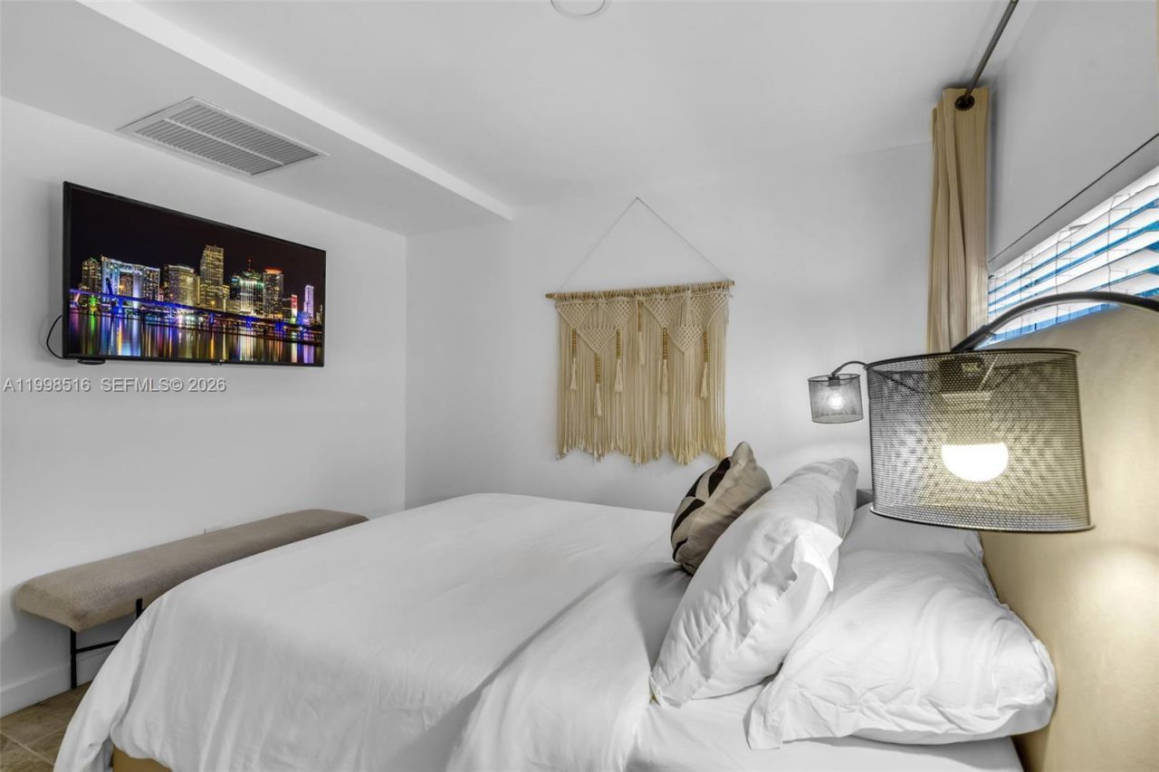 3225 SW 58th Ave, Unit Back, Miami, FL 33155 Photo