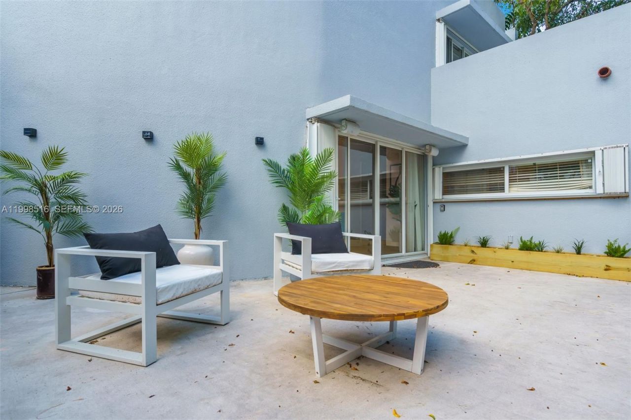 3225 SW 58th Ave, Unit Back, Miami, FL 33155 Photo