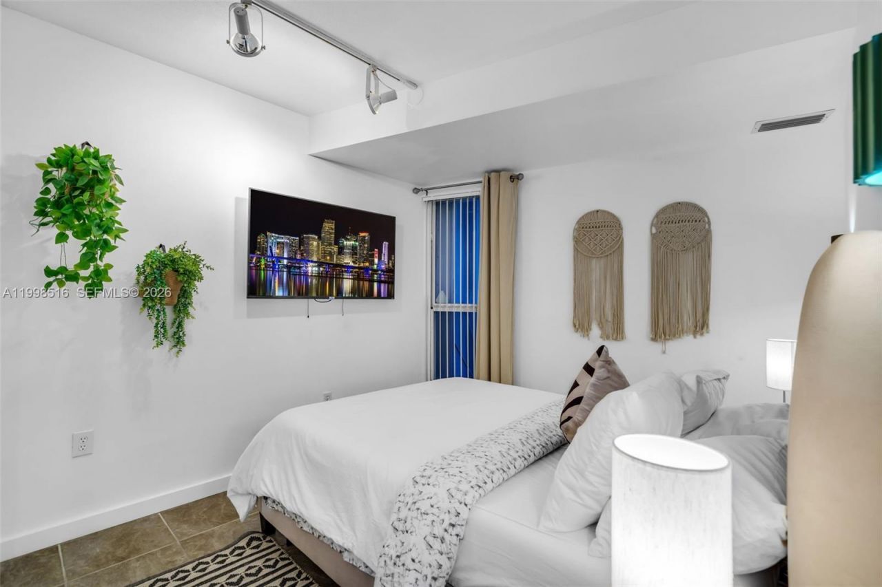 3225 SW 58th Ave, Unit Back, Miami, FL 33155 Photo