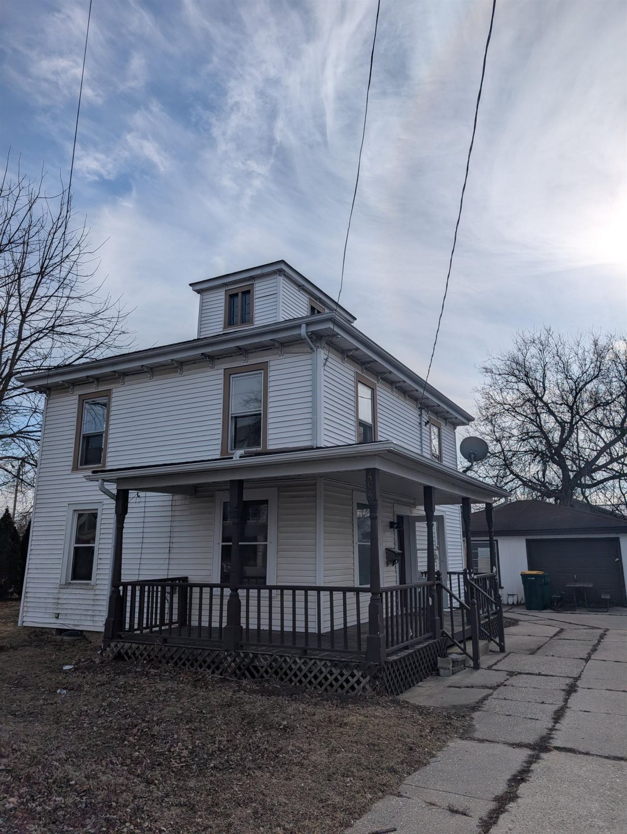 404 Stoughton Road, Edgerton, WI 53534 Main Photo