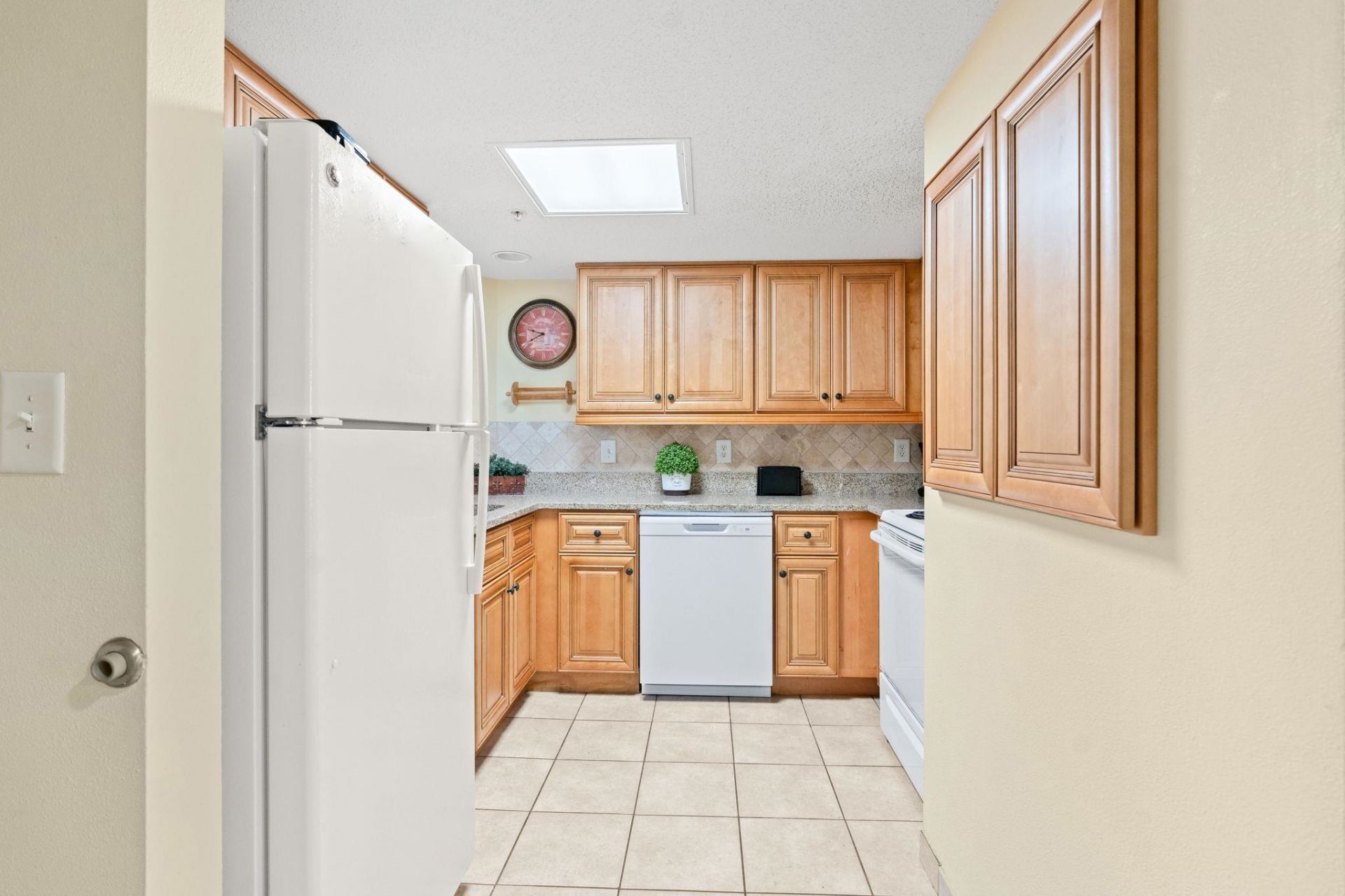 7100 N Ocean Blvd. Photo 11