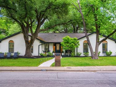 7423 Tangleglen Drive, Dallas, TX 75248