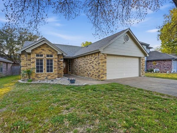 6305 Longmont Trail, Fort Worth, TX 76179