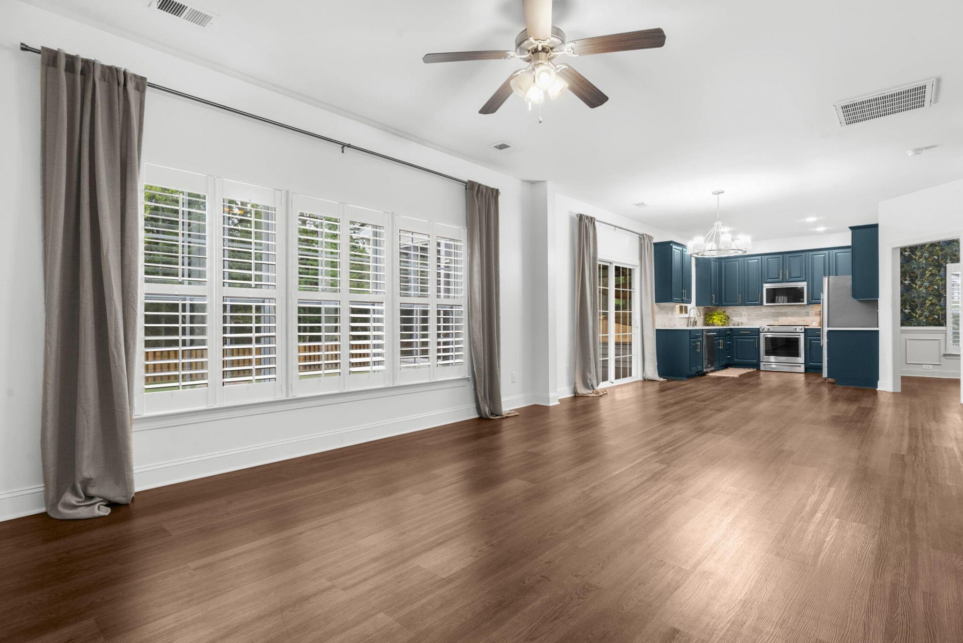 5254 Mulholland Drive Photo 10