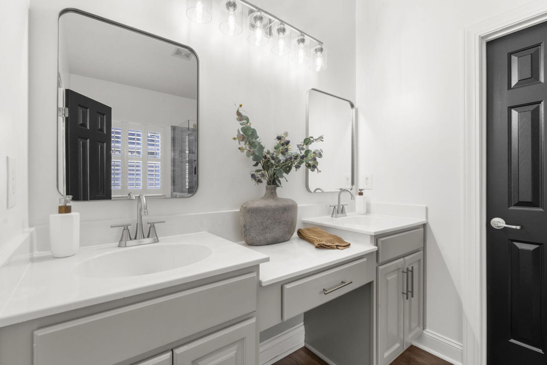 5254 Mulholland Drive Photo 19