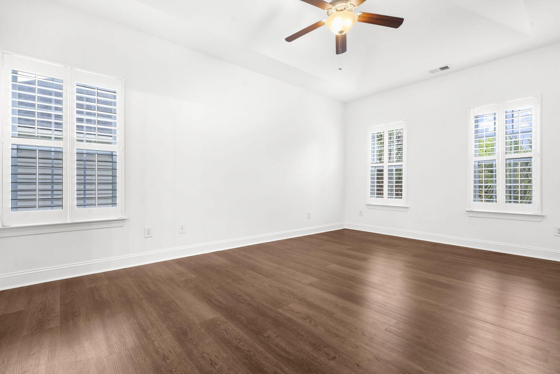 5254 Mulholland Drive Photo 23