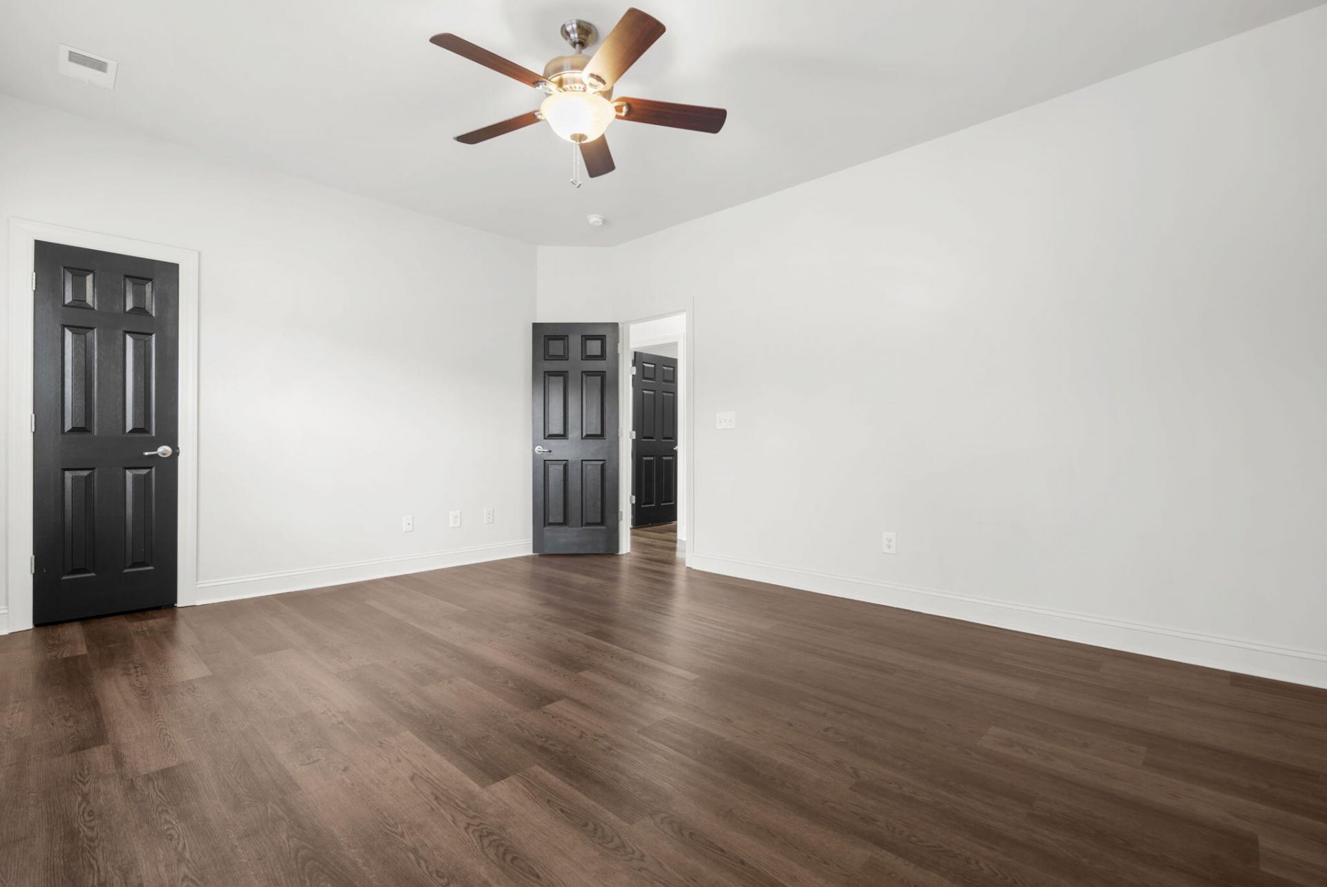 5254 Mulholland Drive Photo 25