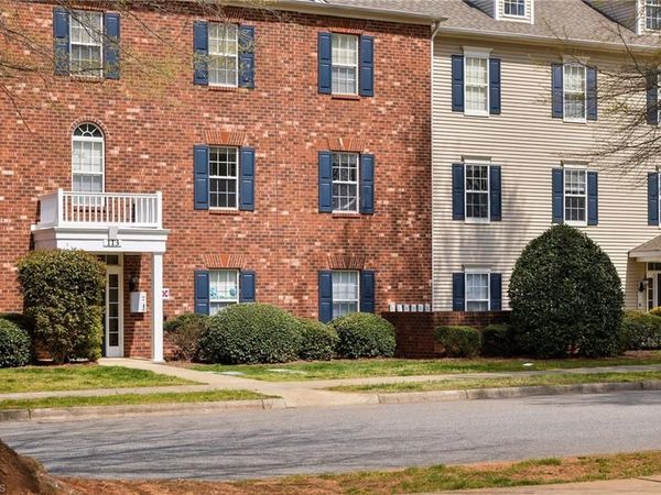 113 Oak Wind Drive, Unit 202, Advance, NC 27006