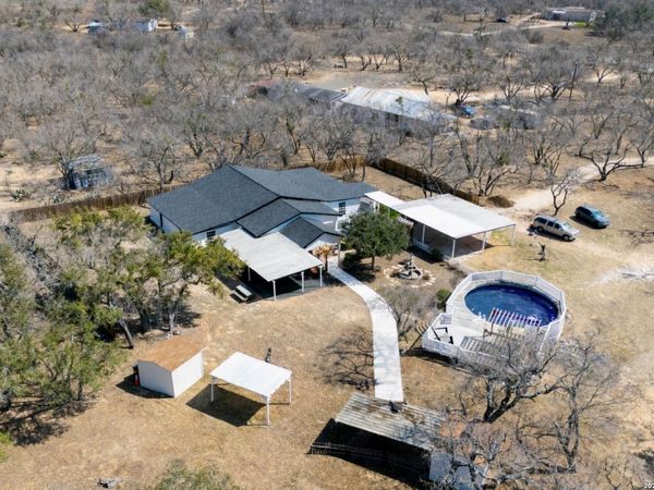 670 Quail Run, Lytle, TX 78052