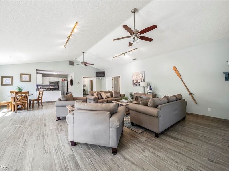 6035 Lake Road W, Unit 423, Ashtabula, OH 44004 Photo 33