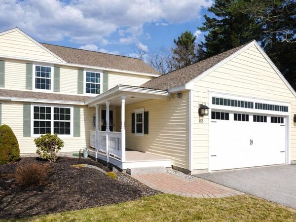 22 Woods Edge Drive, Unit 14, Gorham, ME 04038