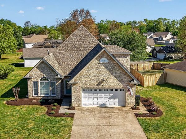 1415 Harrington Dr, Gallatin, TN 37066