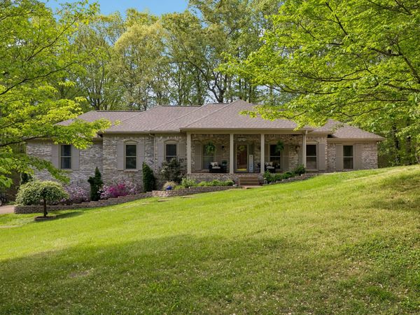 106 Dogwood Ct, Dickson, TN 37055