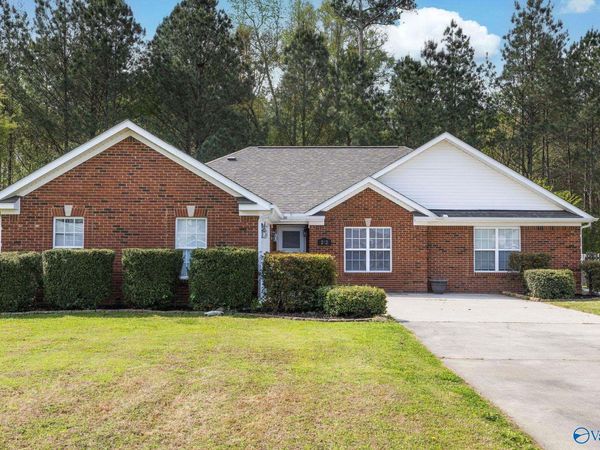 242 Chestnut Oak Circle, Owens Cross Roads, AL 35763