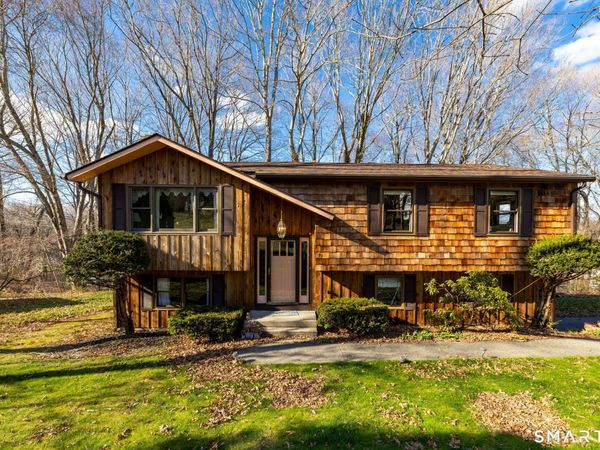 79 Charter Oak, East Lyme, CT 06333