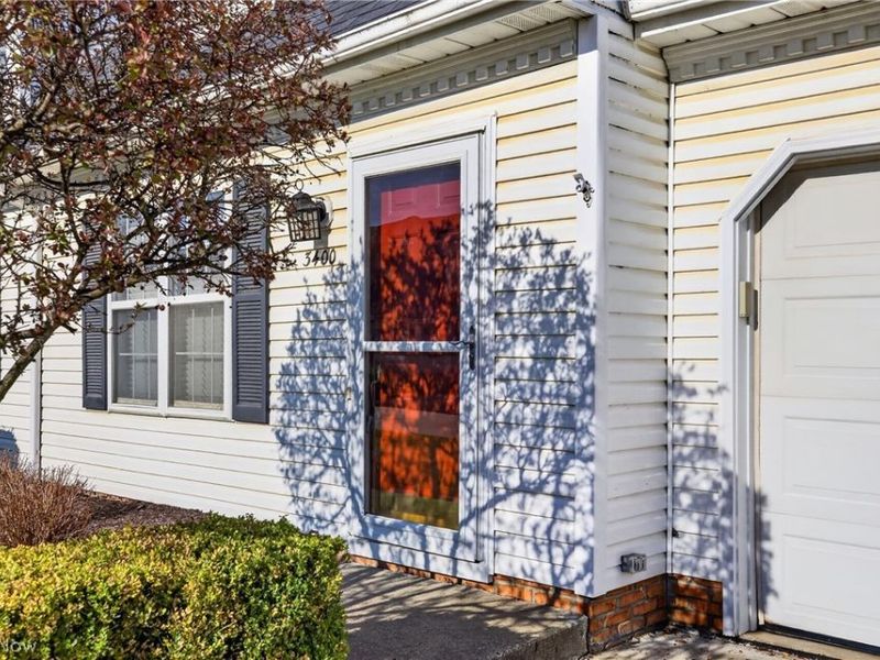 3400 Newport Cove, Unit B-20, Willoughby, OH 44094 Photo 3