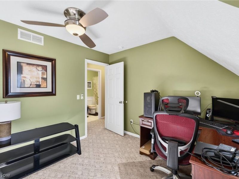 3400 Newport Cove, Unit B-20, Willoughby, OH 44094 Photo 32