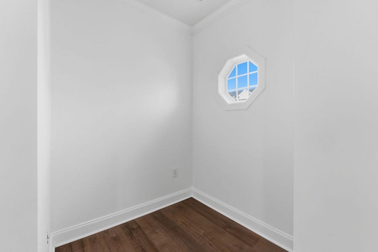 2053 Silvercrest Dr. Photo 12