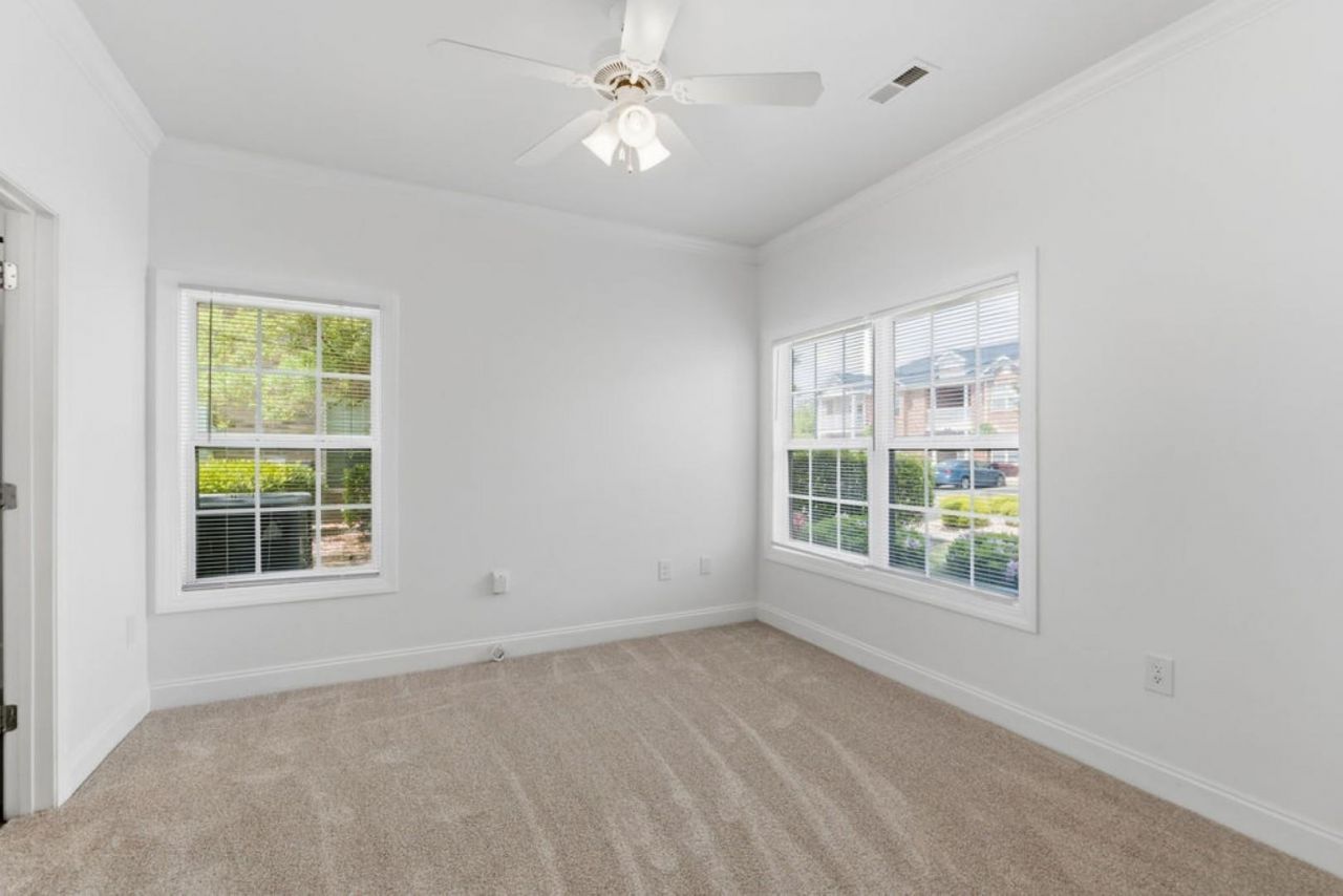 2053 Silvercrest Dr. Photo 13