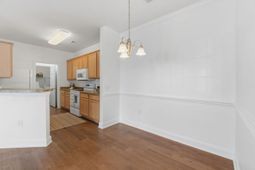 2053 Silvercrest Dr. photo 4