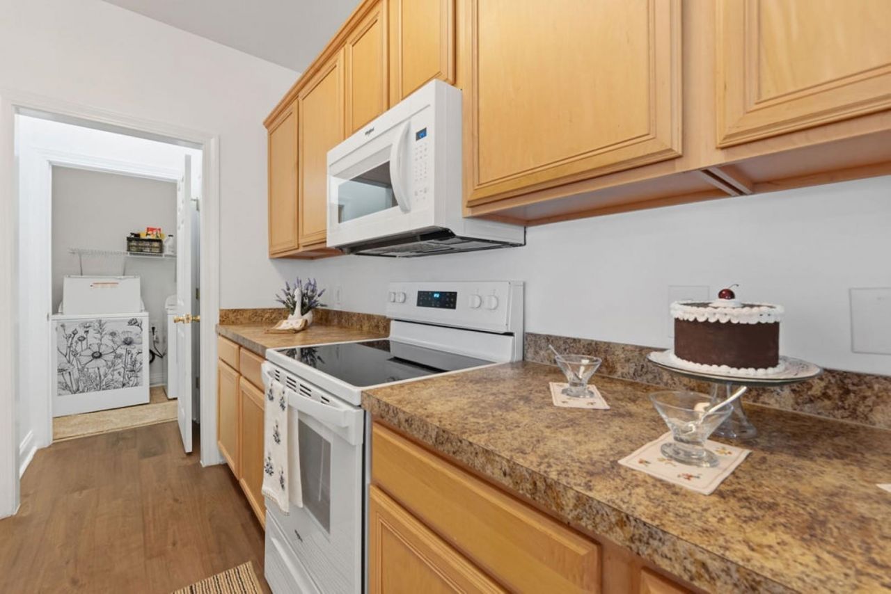 2053 Silvercrest Dr. Photo 6