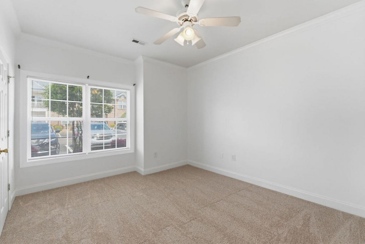 2053 Silvercrest Dr. Photo 8