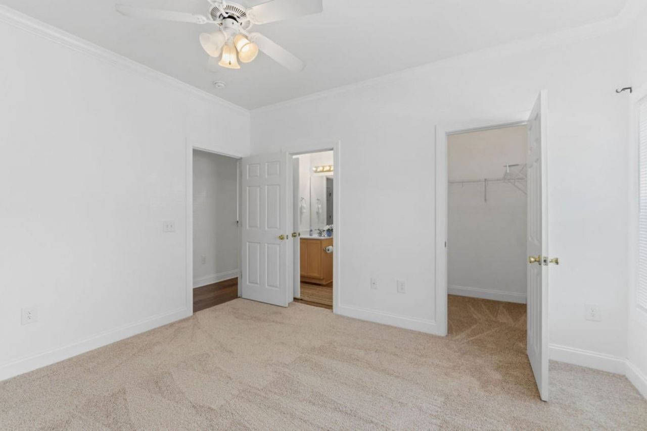 2053 Silvercrest Dr. Photo 9