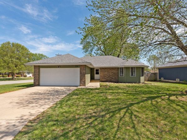 316 Hillcrest Avenue, Nixa, MO 65714