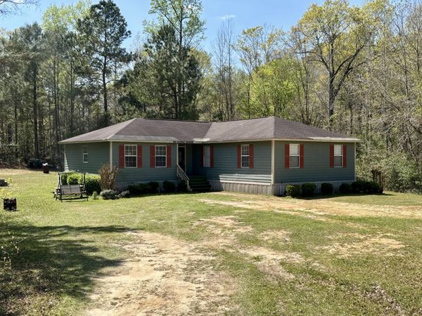77 Cmj Dr., Collins, MS 39428