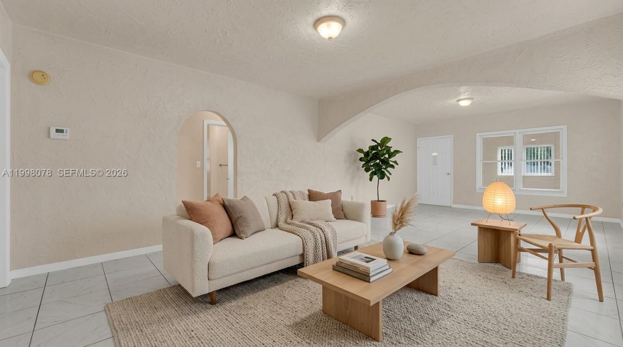 2231 NW 74th St, Miami, FL 33147 Photo