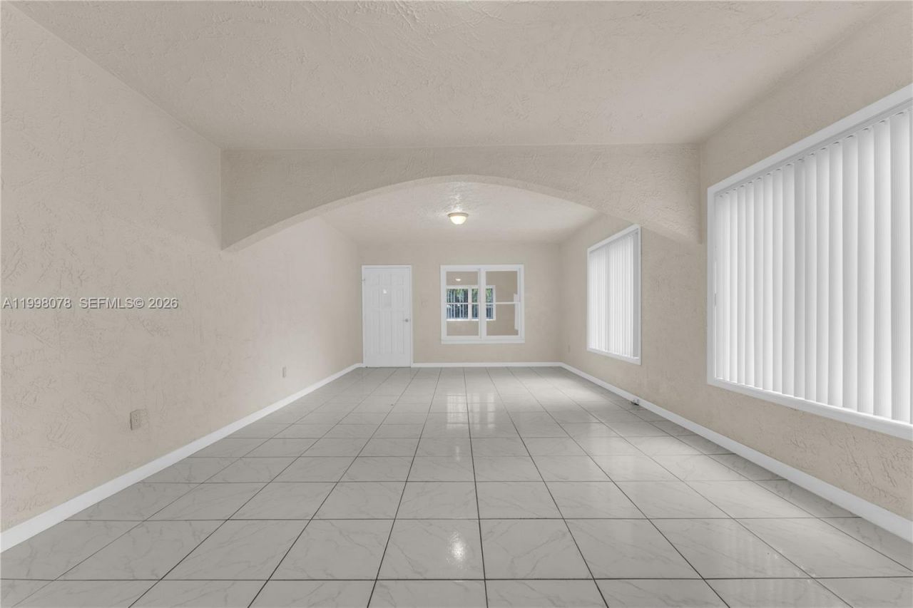2231 NW 74th St, Miami, FL 33147 Photo