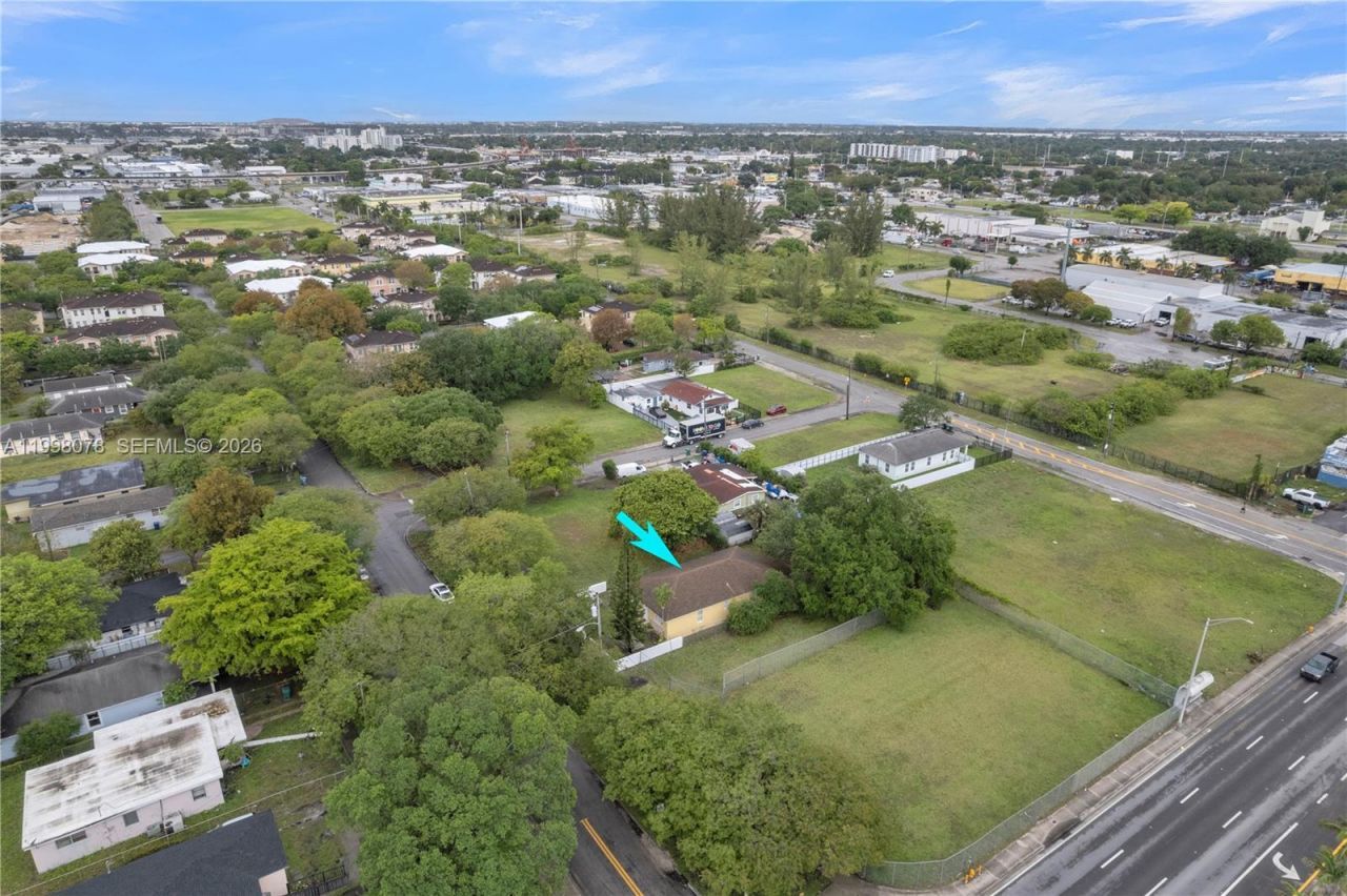 2231 NW 74th St, Miami, FL 33147 Photo