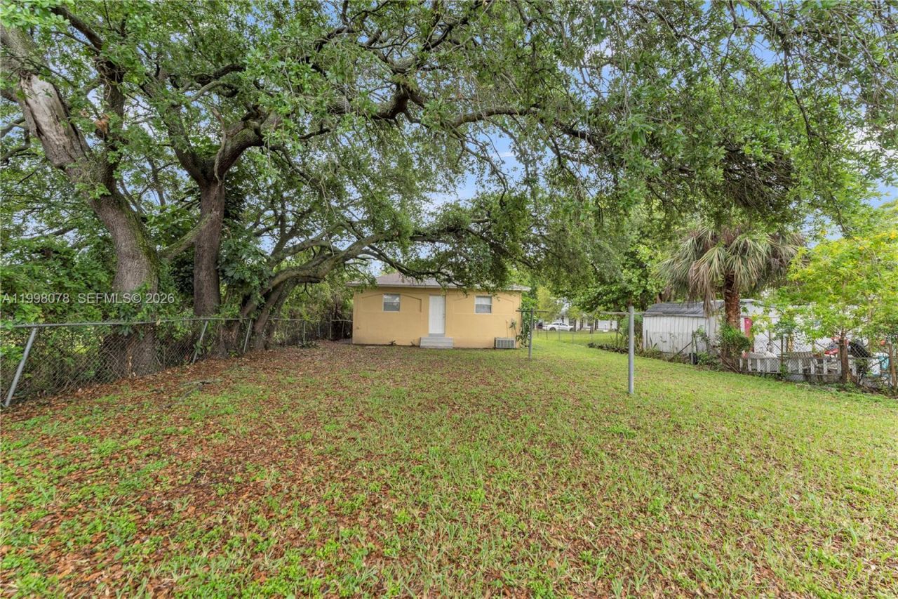 2231 NW 74th St, Miami, FL 33147 Photo