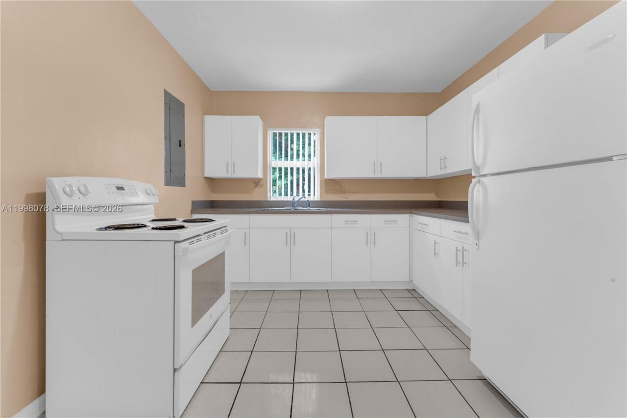 2231 NW 74th St, Miami, FL 33147 Photo