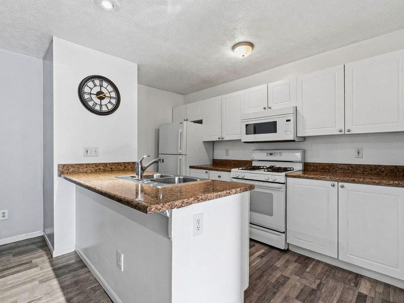 1990 Kyger Drive , Columbus, OH 43228 Photo 17