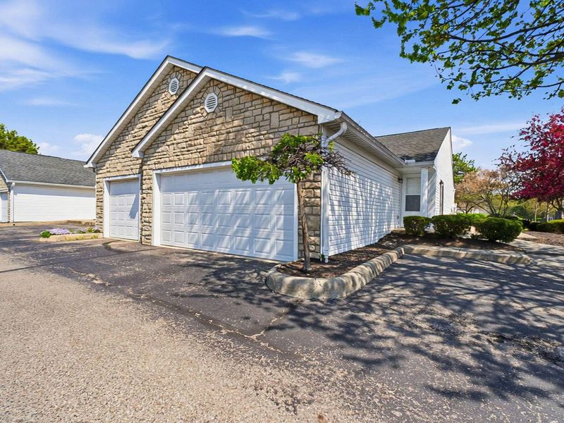 1990 Kyger Drive , Columbus, OH 43228 Photo 3