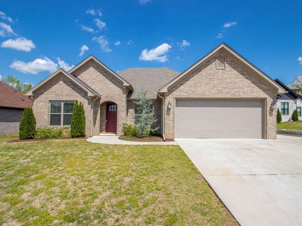 9880 Willow Brook Dr, Sherwood, AR 72120