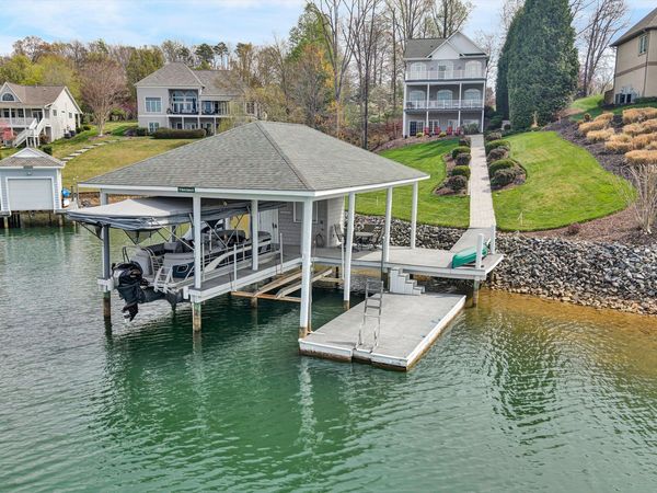 171 Marvin Gardens DR , Moneta, VA 24121