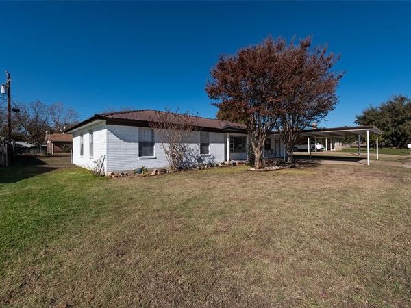 403 Sherry Lee Lane, Hamilton, TX 76531