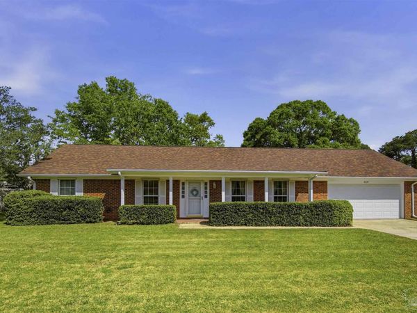 8220 Li Fair Dr, Pensacola, FL 32506