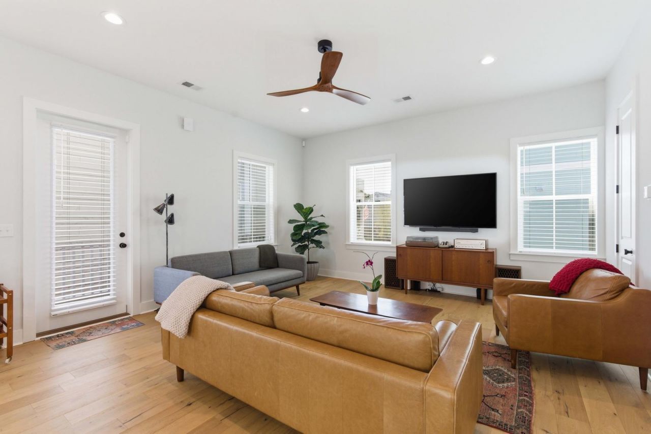 50 Aiken Street Photo 15