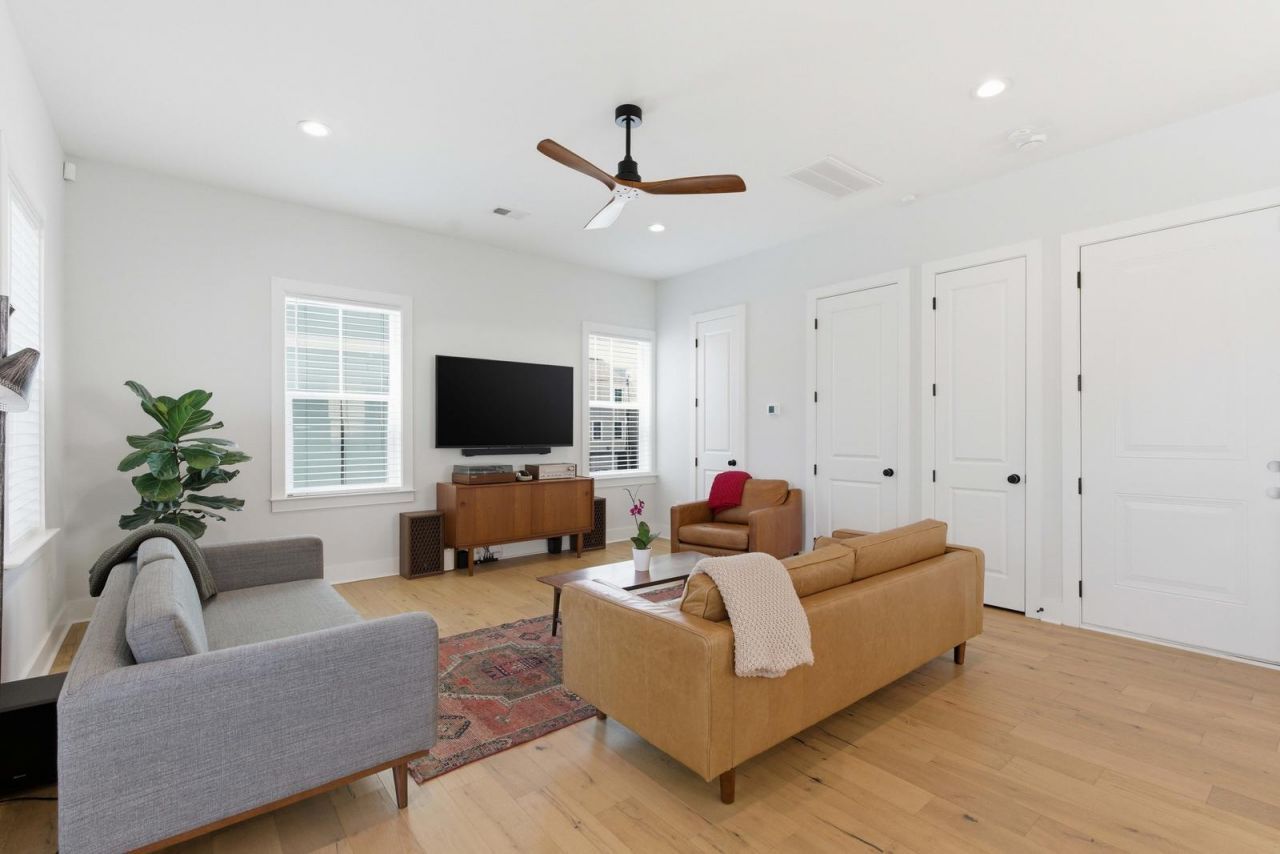 50 Aiken Street Photo 16