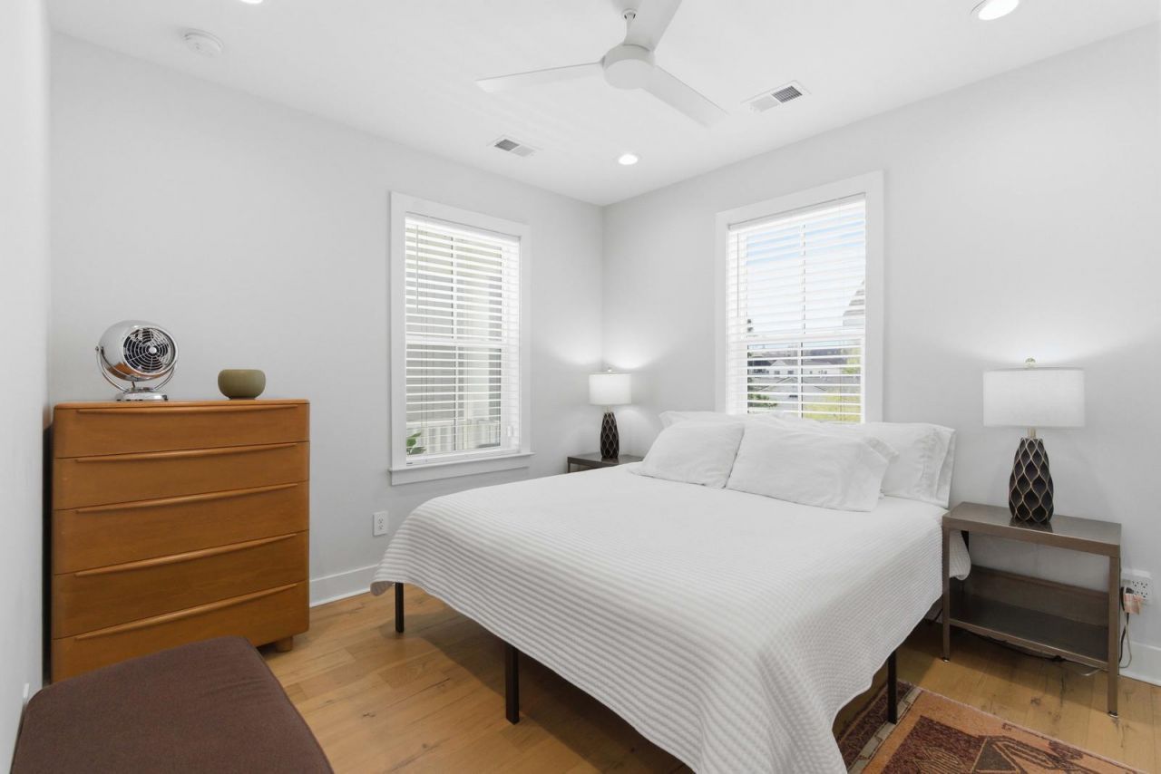 50 Aiken Street Photo 21