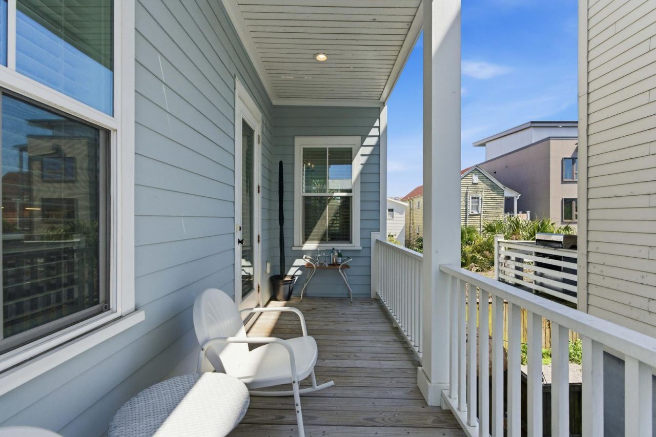 50 Aiken Street Photo 35