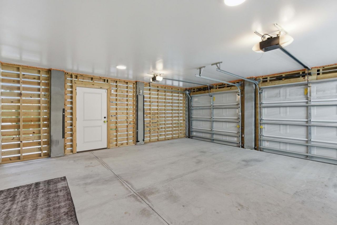 50 Aiken Street Photo 40