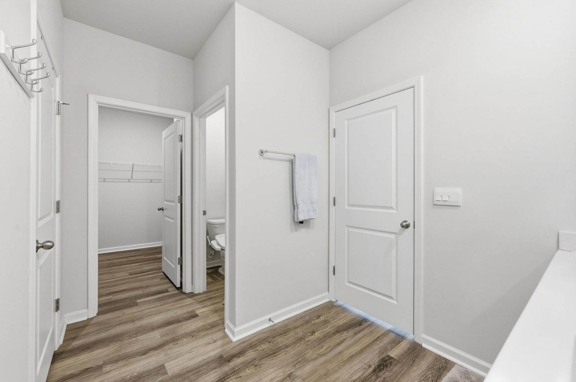176 Londonshire Dr. Photo 18