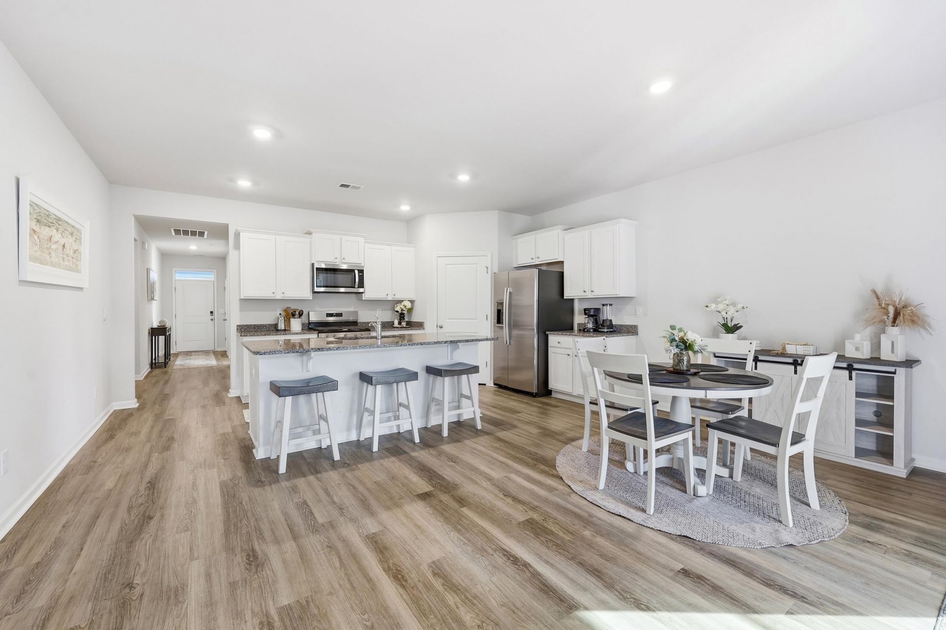176 Londonshire Dr. Photo 2