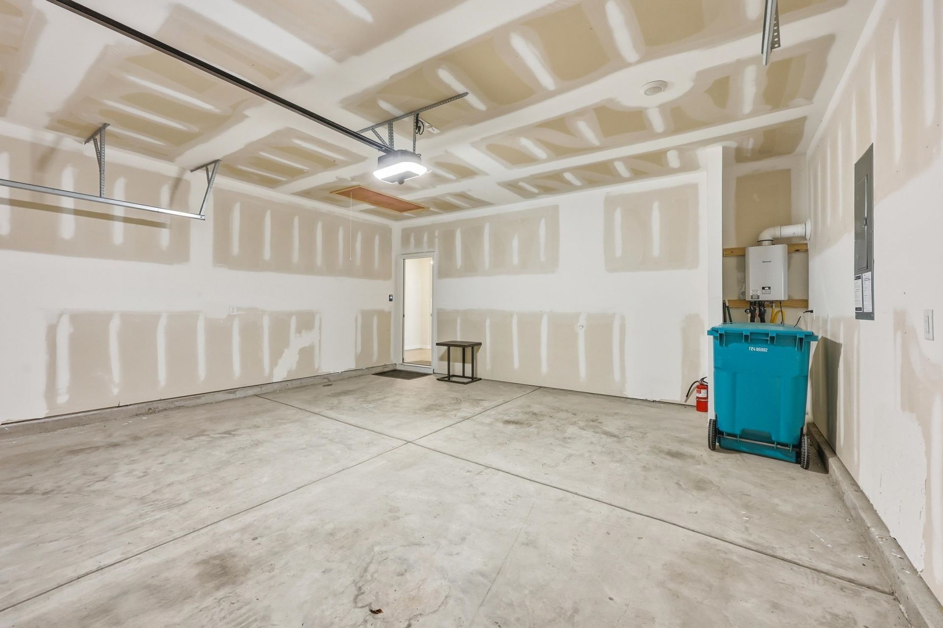 176 Londonshire Dr. Photo 31