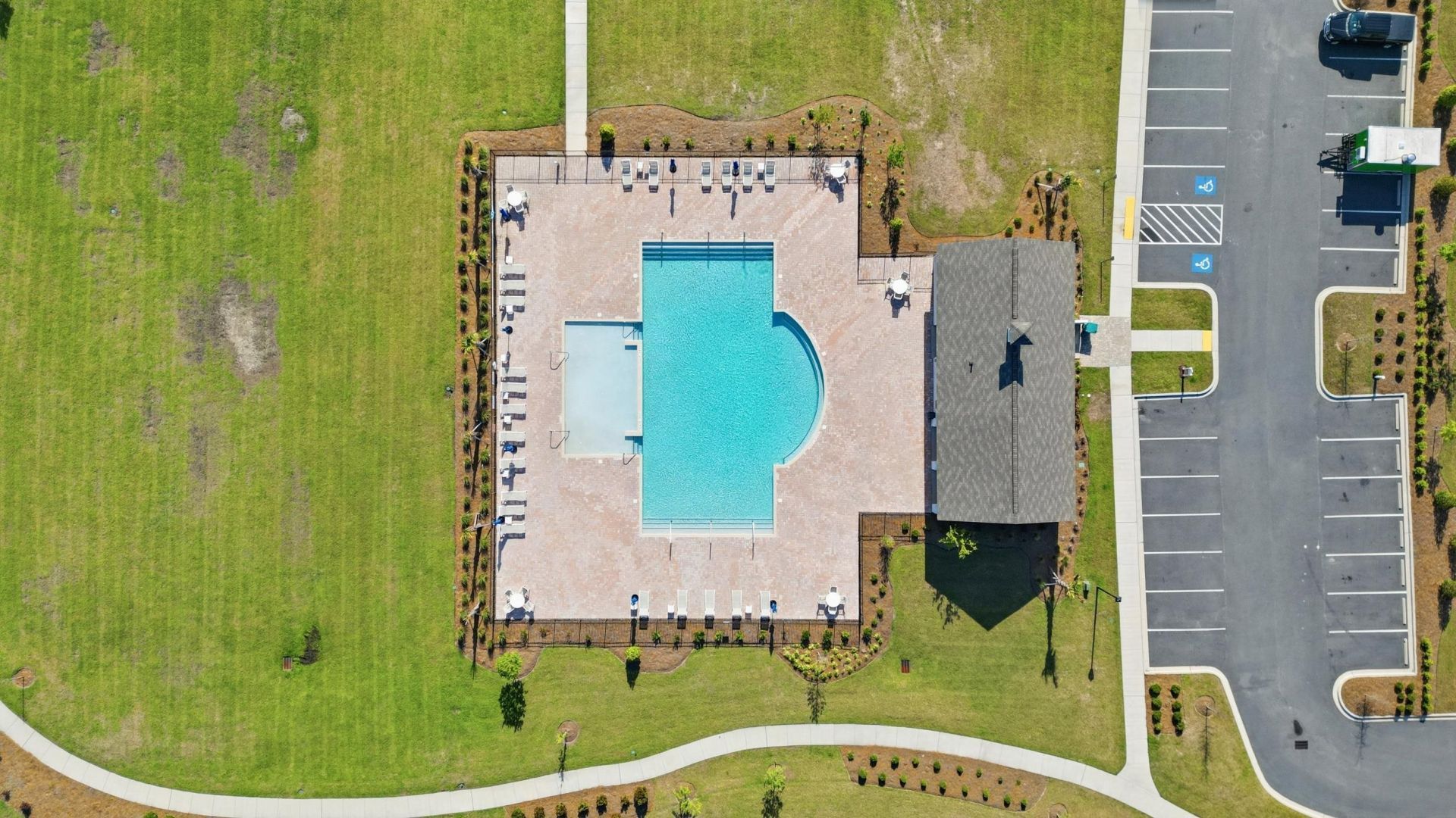 176 Londonshire Dr. Photo 37